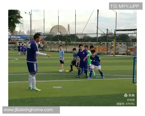 从草地到绿茵场每个足球明星背后的成长故事与奋斗历程